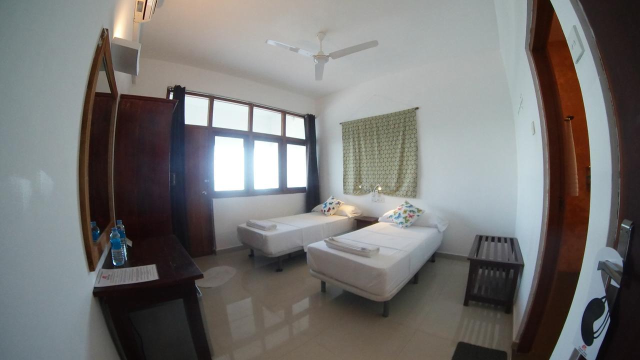 Coral Seas Beach Hikkaduwa Exterior foto